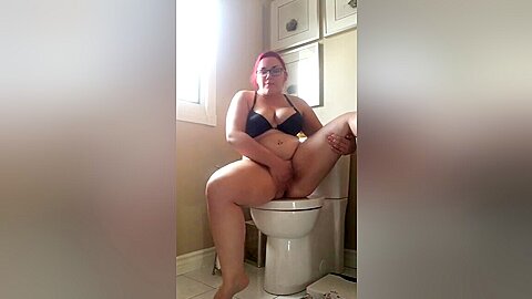 BBW finds spy cam and masturbate in front of it | watch  HD voyeur camera xxx video for free