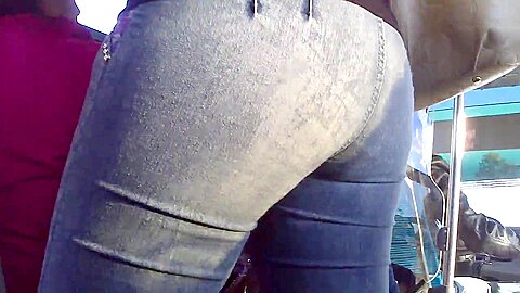 BUEN CULO EN EL BUS CASADA VECINA | watch  HD candid cam porn movie for free