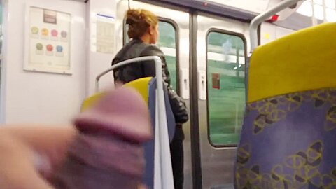 masturbation dans le train | watch  HD hidden camera sex video for free