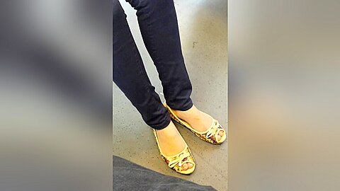 NICE FEET IN TRAIN2 | watch  HD hidden cam sex movie for free
