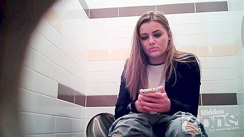 Cute chick, turned to the camera | watch  HD candid camera porn movie for free
