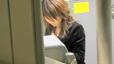 She experienced boob sharking while she was sending the sms | watch  HD voyeur cam sex movie for free